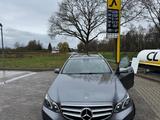 Mercedes-Benz Mercedes W212 220d - Mercedes-Benz 220: W220