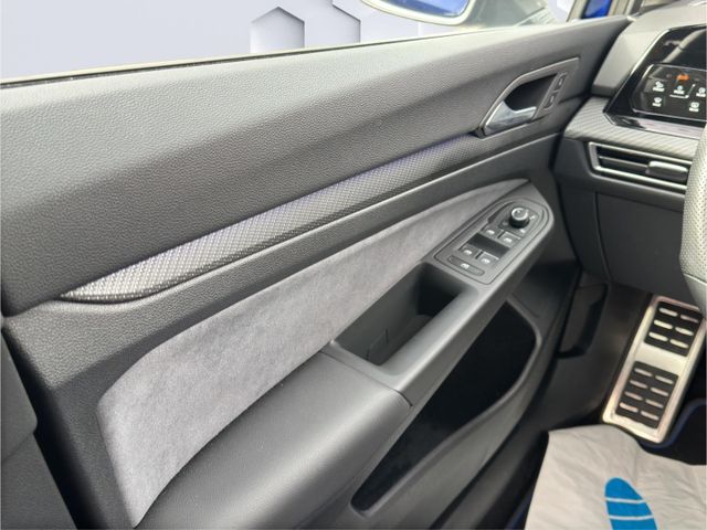 Golf R VIII 2.0 TSI 4Motion DSG 235kW LED PanoSc