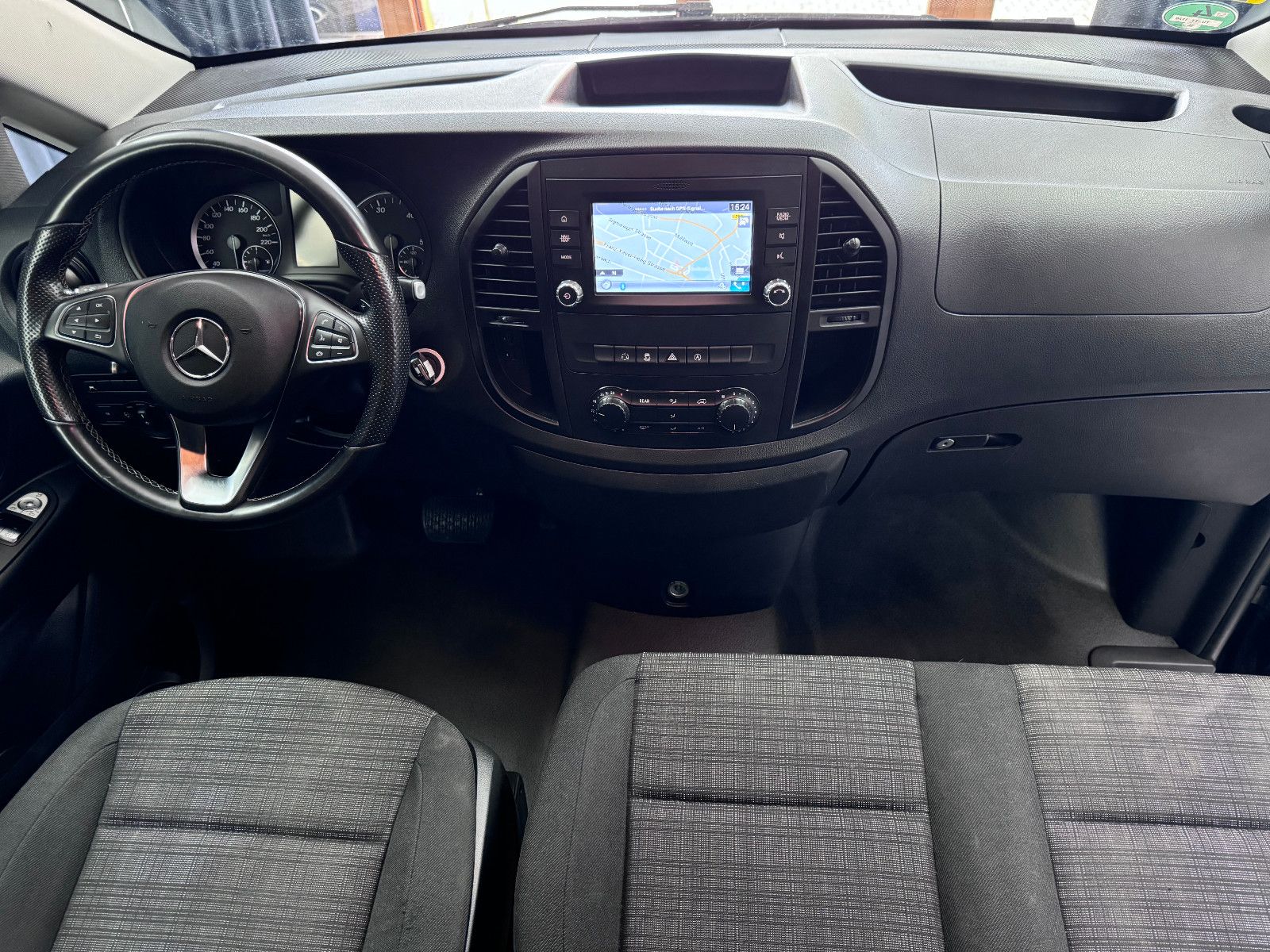 Fahrzeugabbildung Mercedes-Benz Vito Tourer 119 CDI  Pro LANG*NAVI*AUTOMATIK*AHK