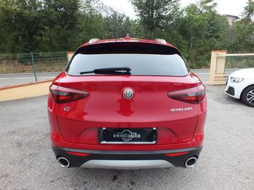 Alfa-Romeo Stelvio - 5