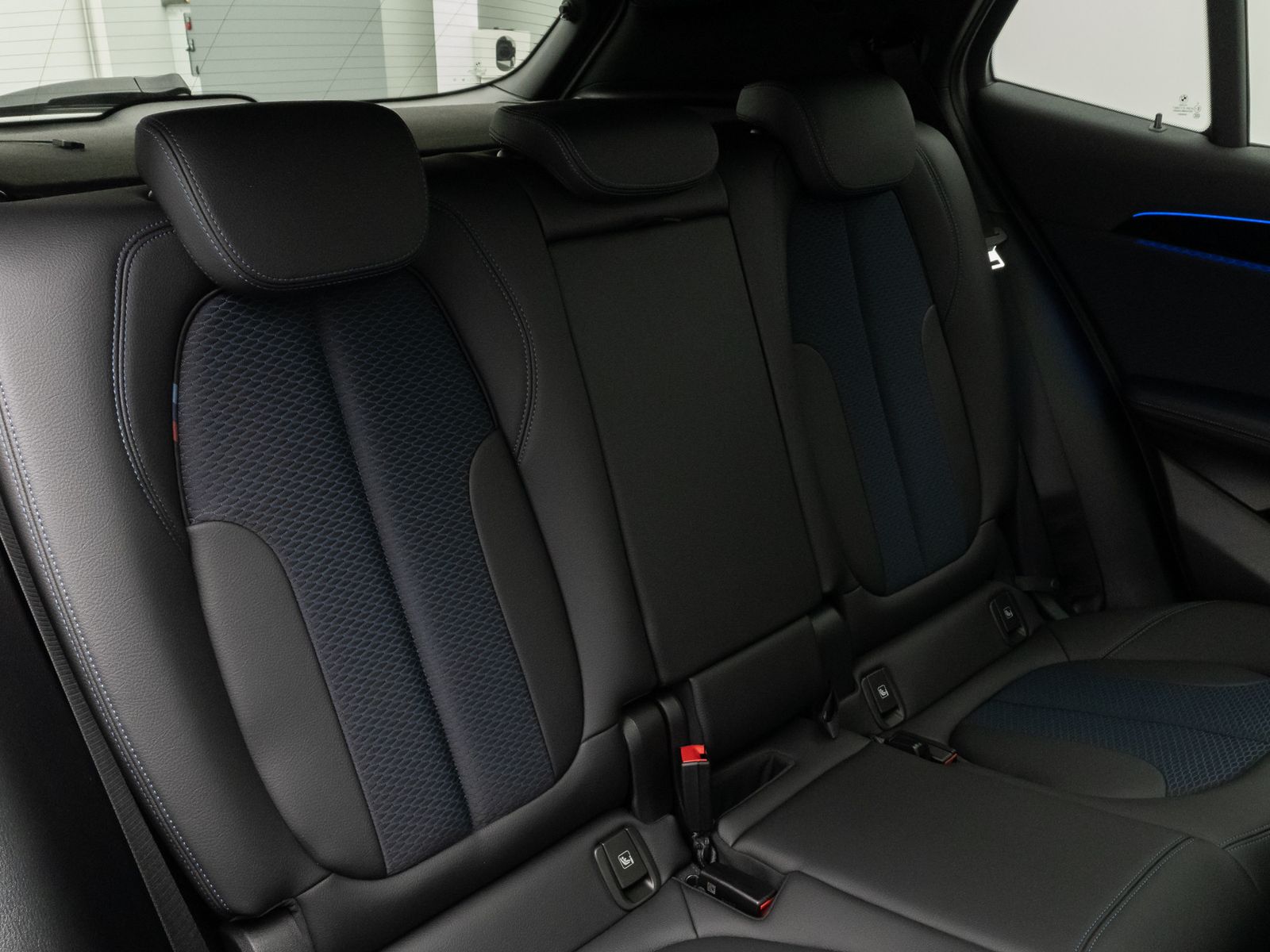 Fahrzeugabbildung BMW X2 sD20d M Sport HUD DAB Kamera HiFi Panoram 19"