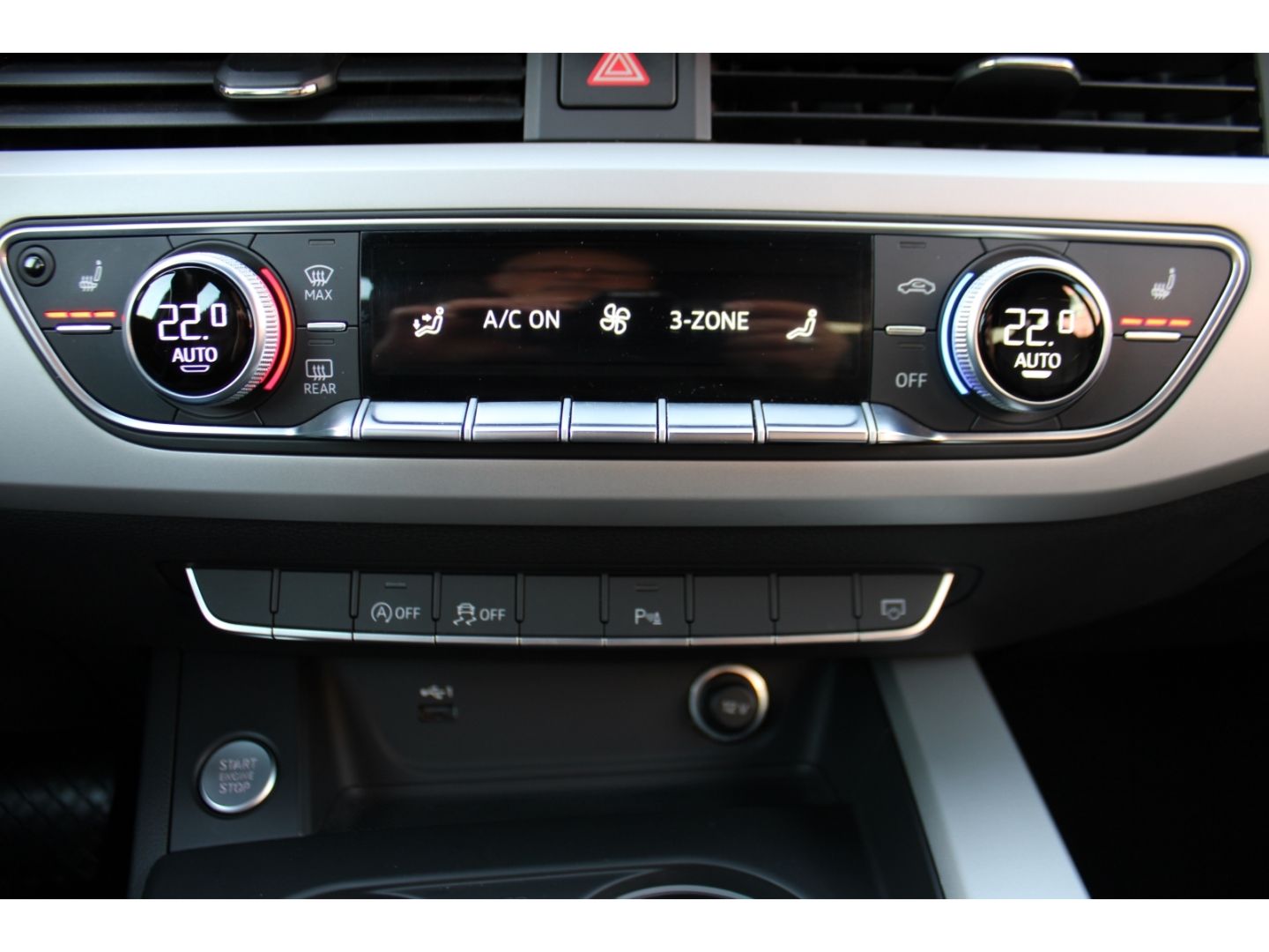 AUDI A4 35 TDI S-Tronic advanced Avant LED Navi DAB V - Image 26