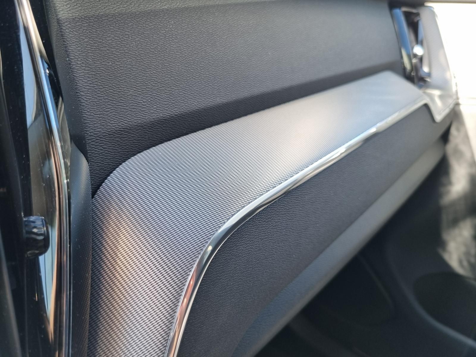 Fahrzeugabbildung Volvo XC60 B5 AWD Plus Dark 'ACC, AHK, CTA, BLIS'