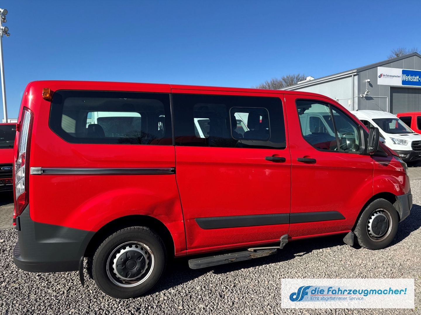 Fahrzeugabbildung Ford Transit Custom Kombi 300 L1 2.2 TDCi *1459