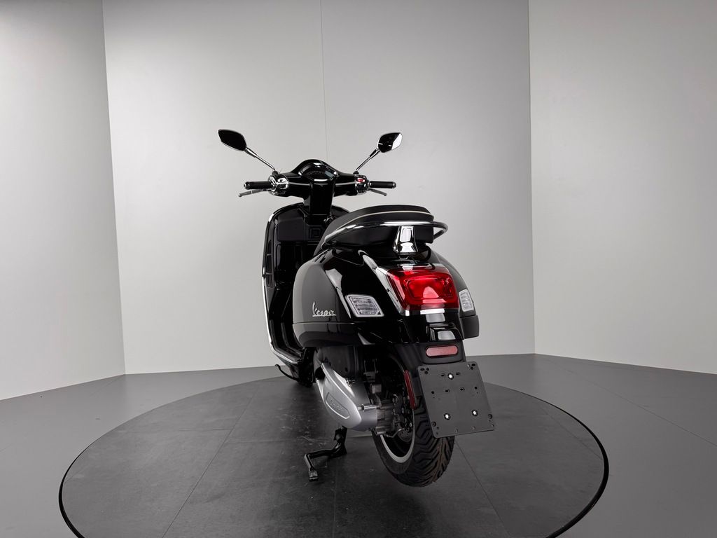 Fahrzeugabbildung Vespa GTS 300 SUPER RST E5 *REMUS-AGA *77,- € mtl. !