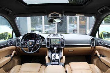Porsche Cayenne - 11