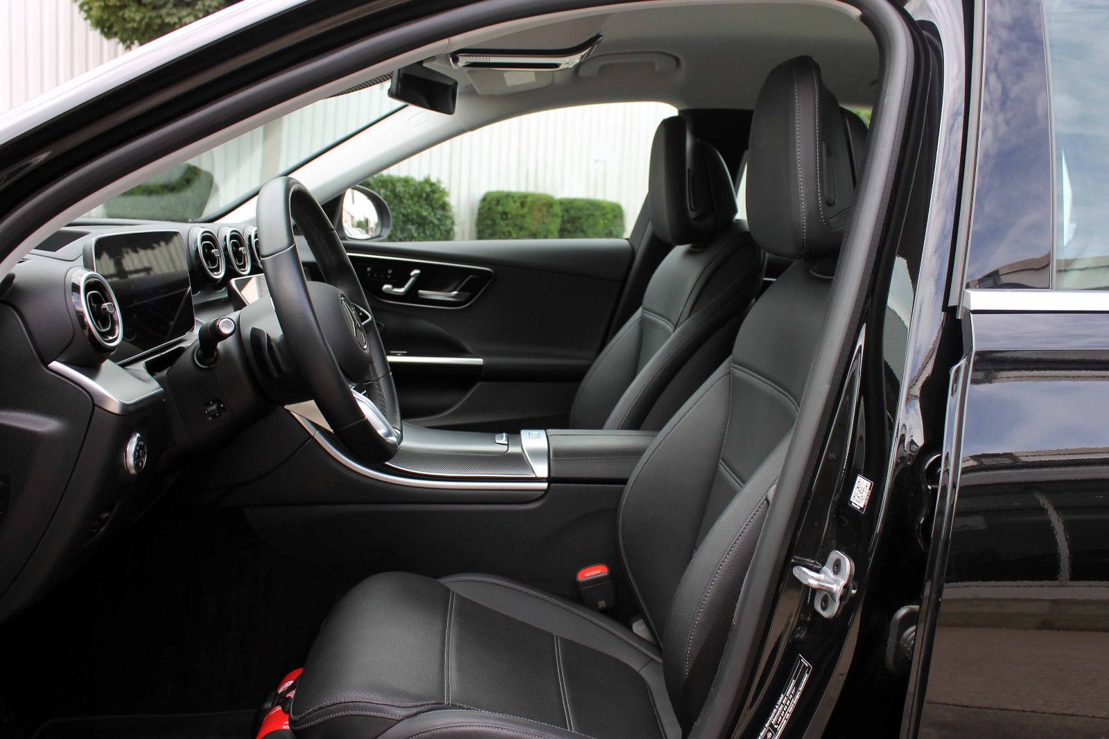 Fahrzeugabbildung Mercedes-Benz C220d T-Modell Avantgarde LED ACC 360° AHK AMBI