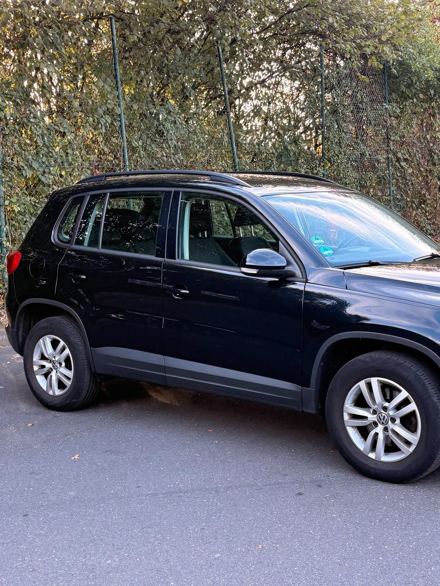 Volkswagen Tiguan 2011 — engine 140 HP (103kW)