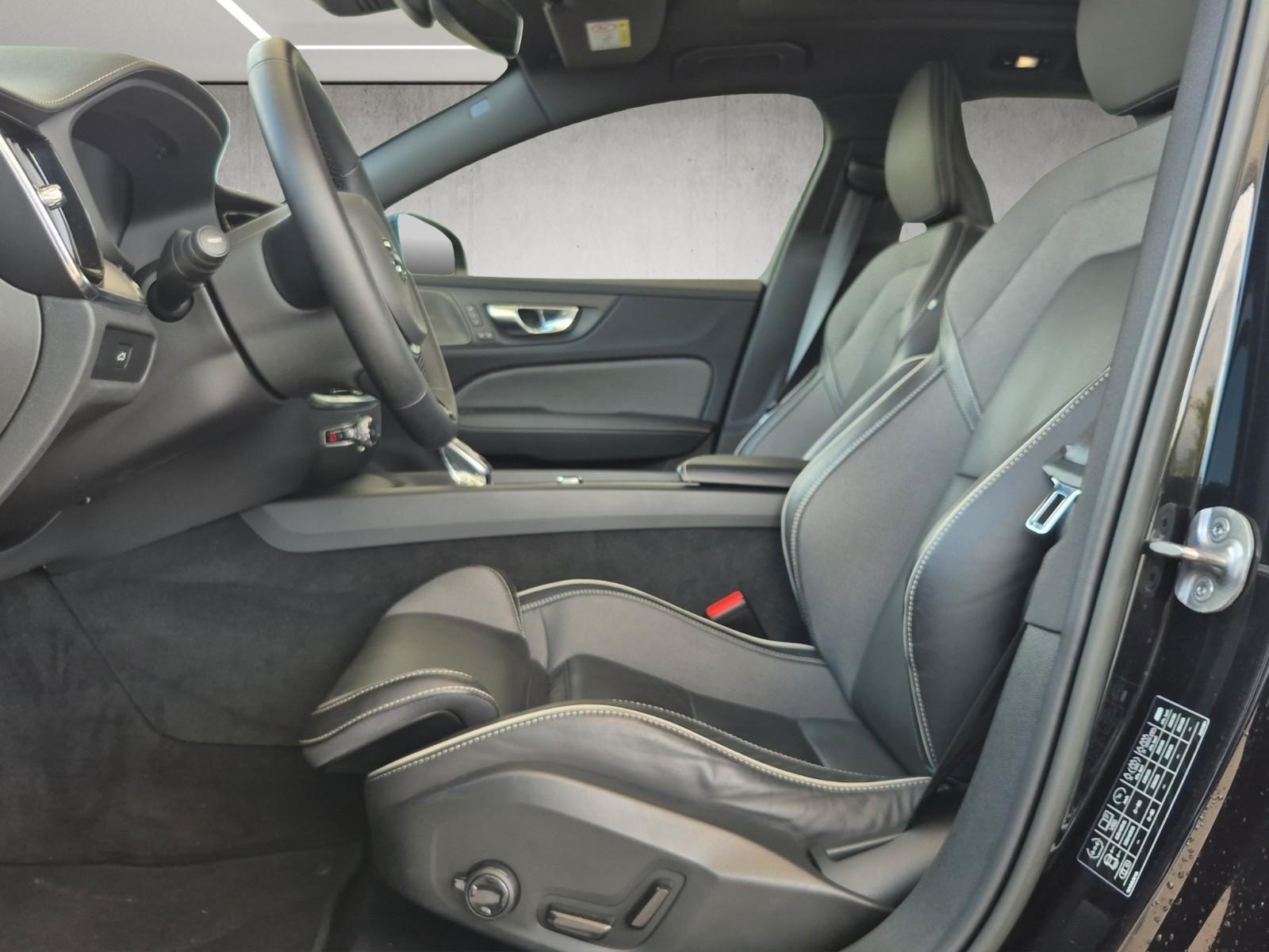 Volvo V60 Ultimate Dark 360 H&K Pano LED 4xSHZ