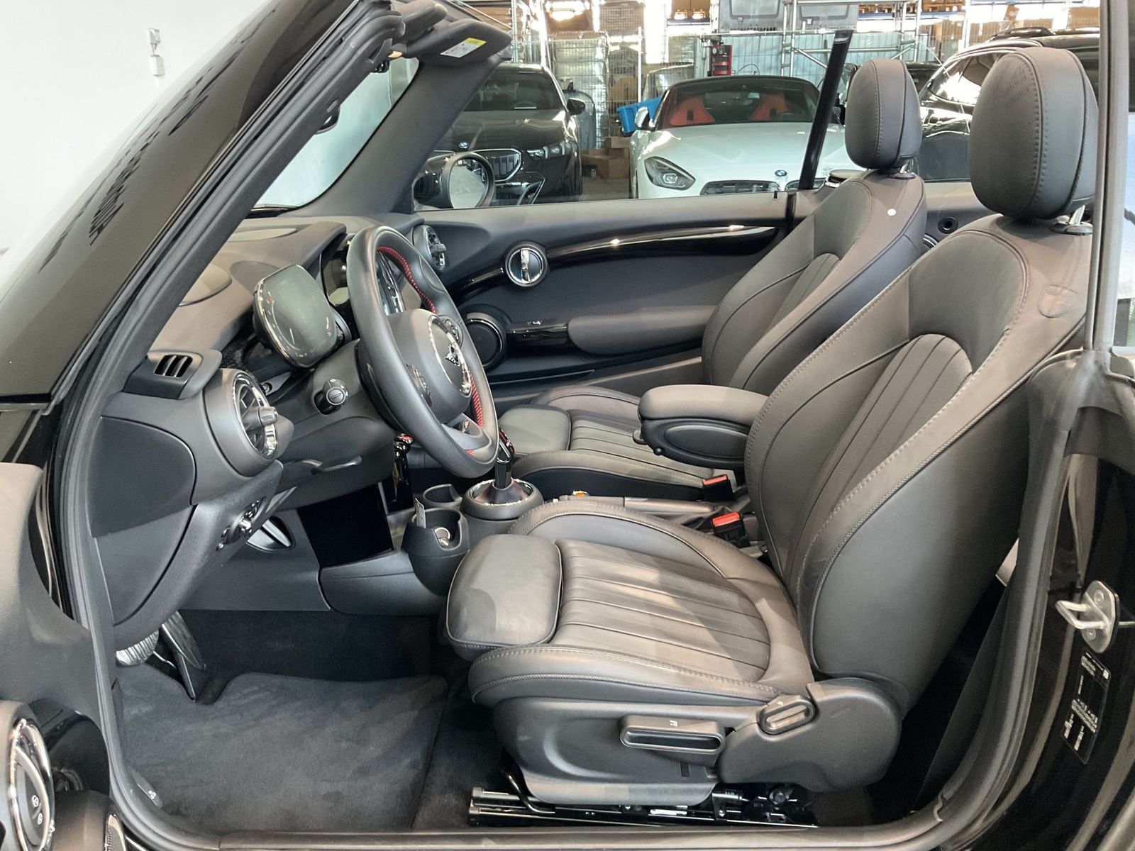 Fahrzeugabbildung MINI John Cooper Works Cabrio Chili Head-Up