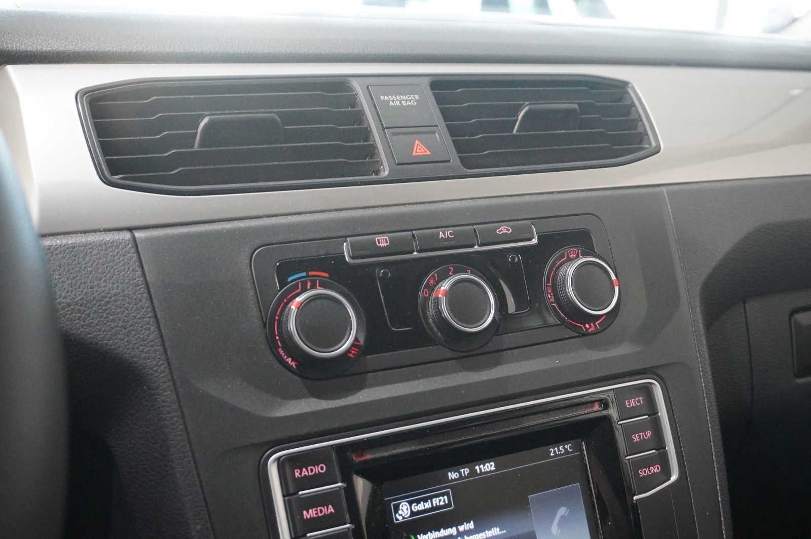 Fahrzeugabbildung Volkswagen Caddy 1.4 TSI TRENDLINE DSG 5-SITZE KLIMA/AHK