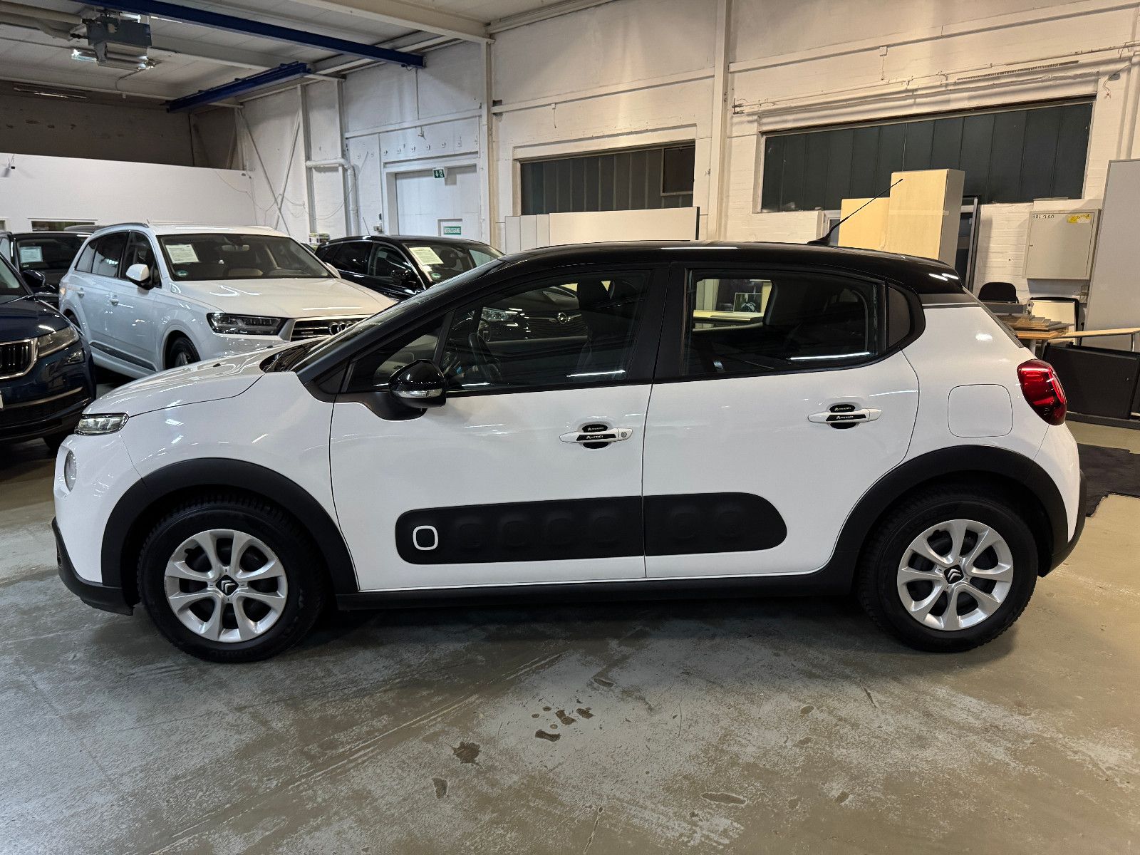 Fahrzeugabbildung Citroën C3 1.6 HDI FEEL COLOR STYLE PAKET NAVI LED VOLL