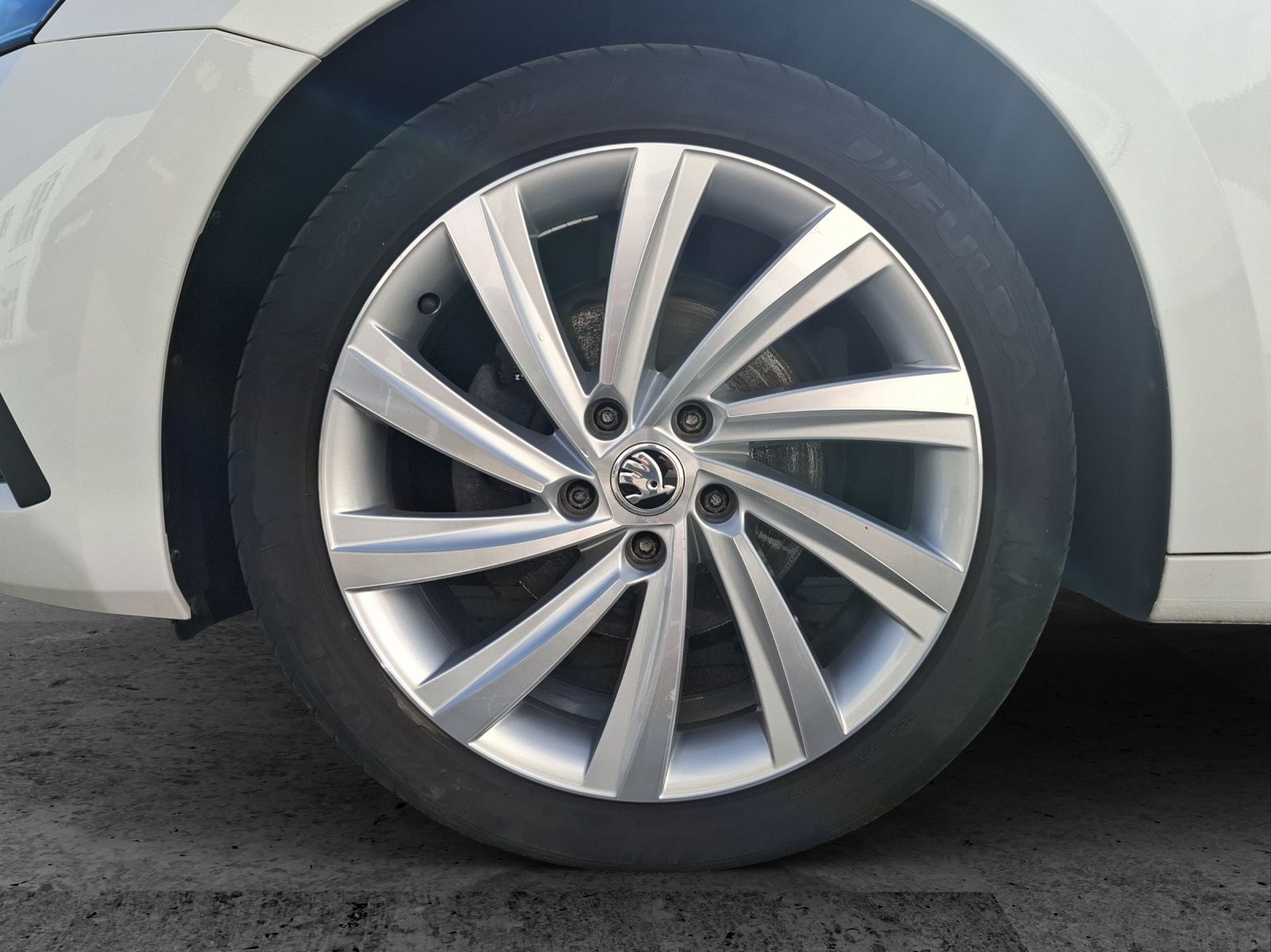 Fahrzeugabbildung SKODA Octavia Combi TDI First-Edition DSG Standhzg. LE