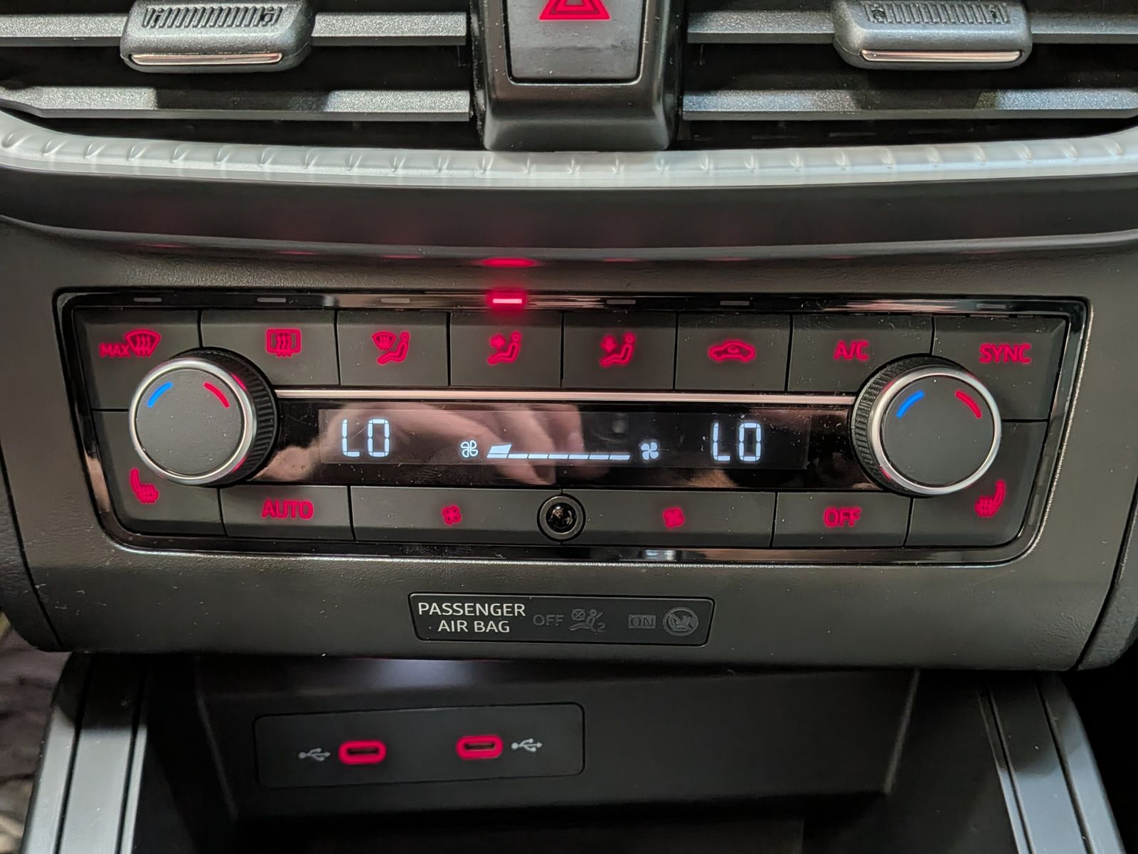 Fahrzeugabbildung SEAT Arona 1.5 TSI FR Black Editio*ACC*KAMERA*LED*18"