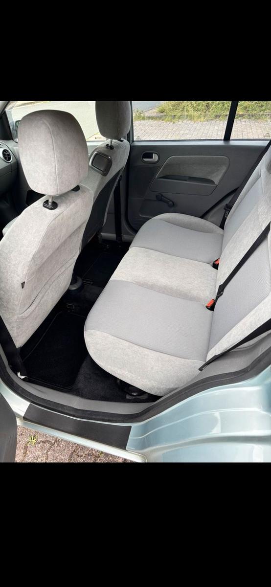 Ford Fusion 2004 — photo 15