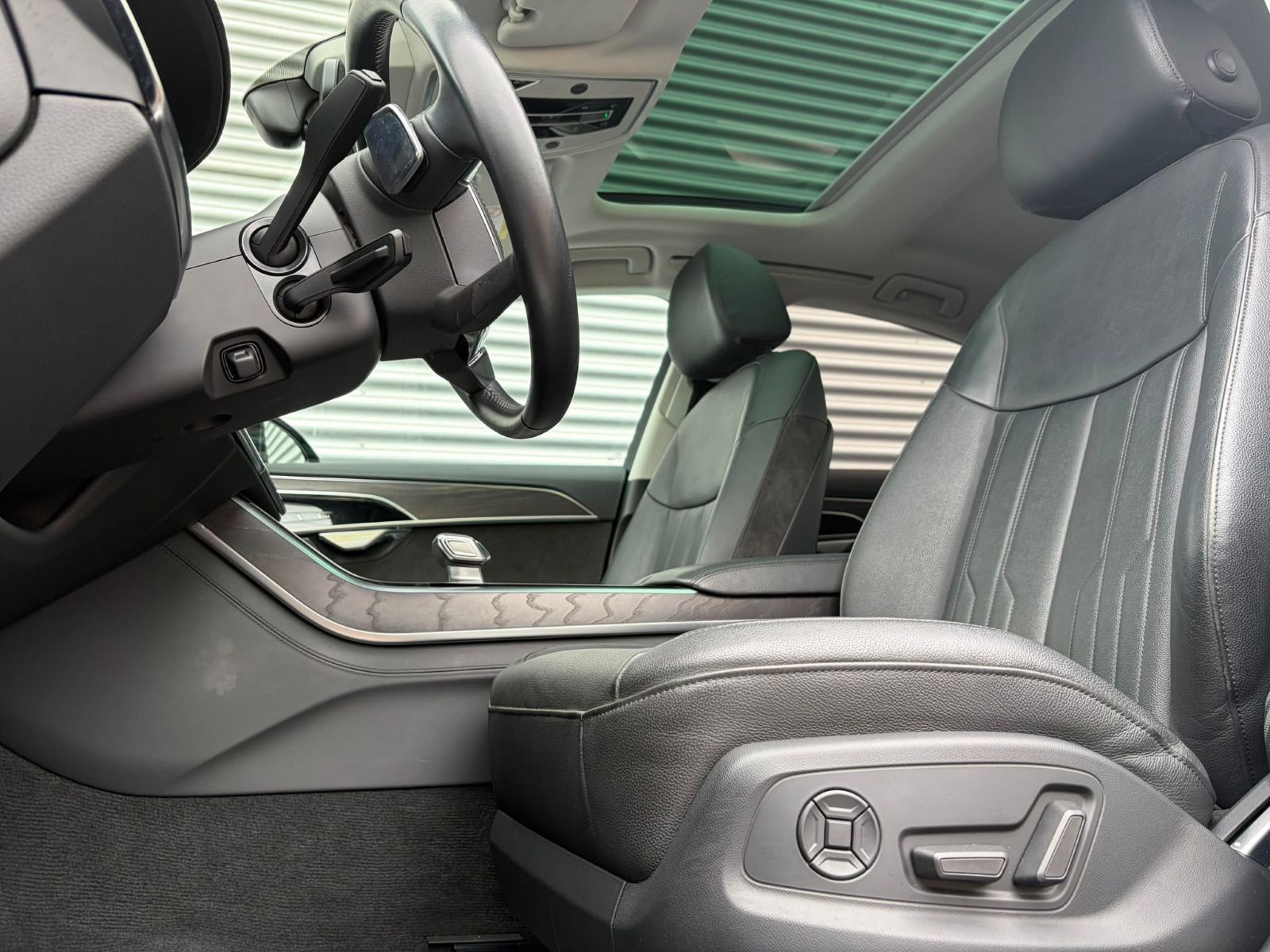 Audi A8 - Bild 11