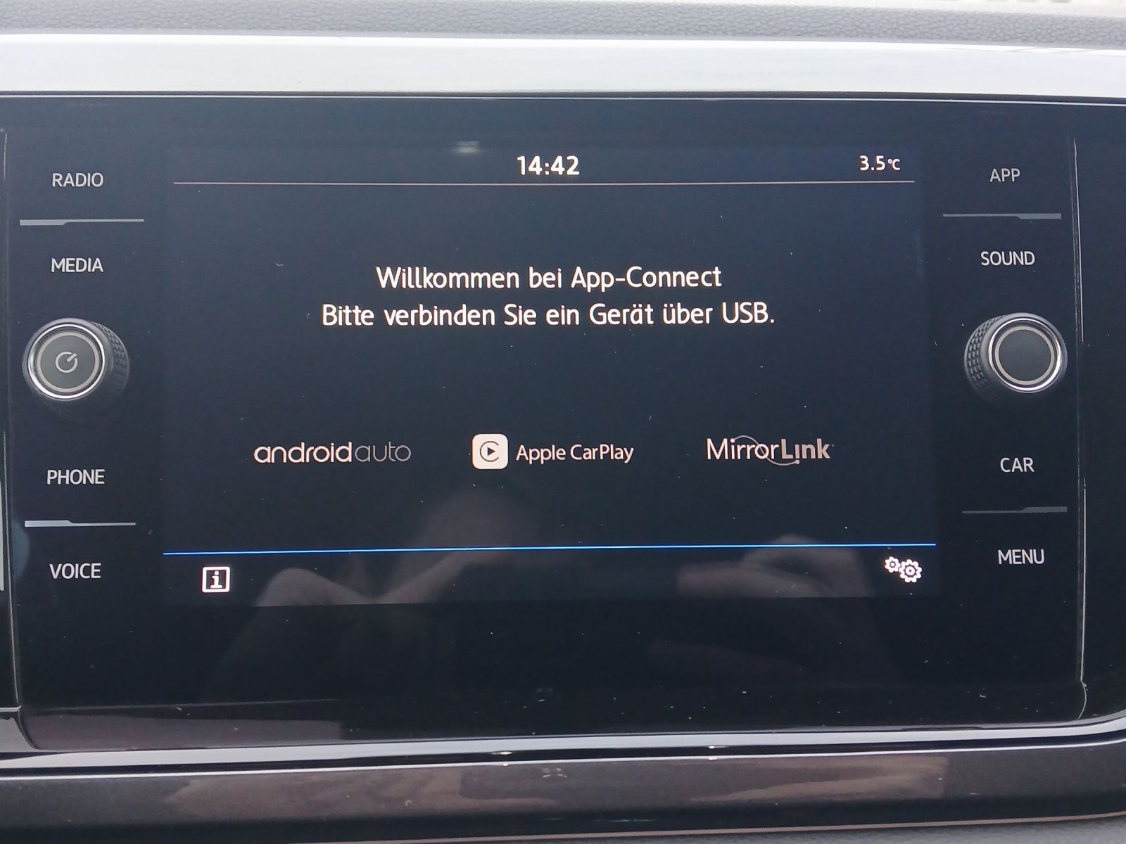 Fahrzeugabbildung Volkswagen Polo TSI Highline Climatronic ACC PDC SH LM