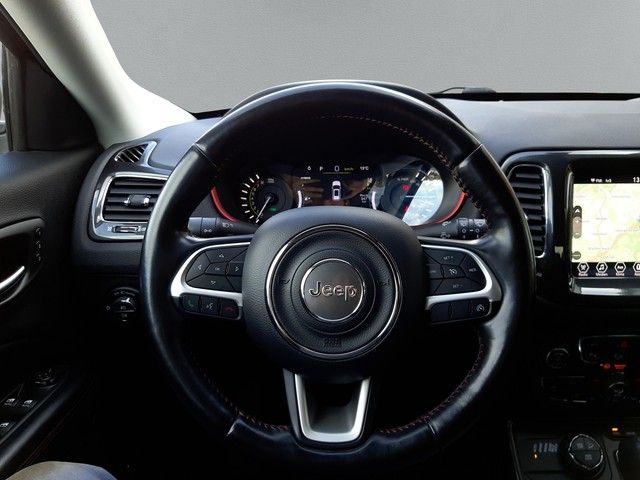 Fahrzeugabbildung Jeep Compass Trailhawk 1.3 PHEV 4WD Navi Pano Leder