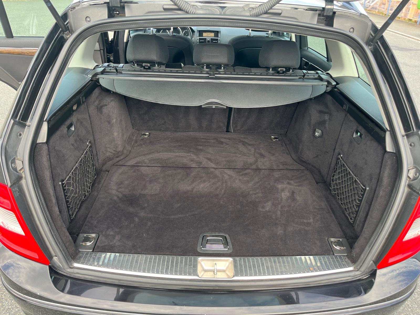 Mercedes-Benz 220 2008 — photo 14