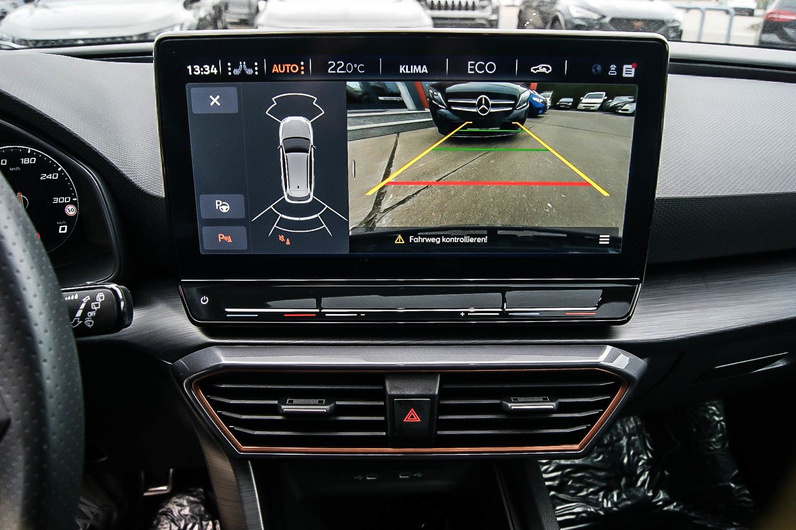 Fahrzeugabbildung CUPRA Leon Sportstourer e-Hybrid PANORAMA CARPLAY ACC