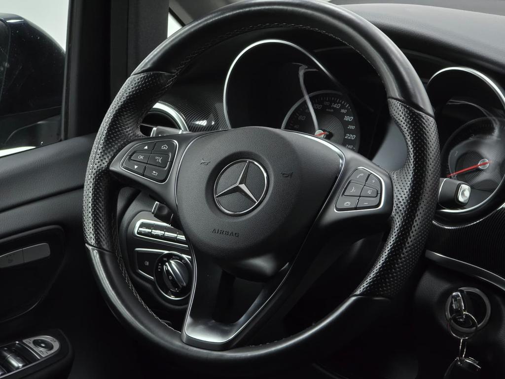 Mercedes-Benz V 250