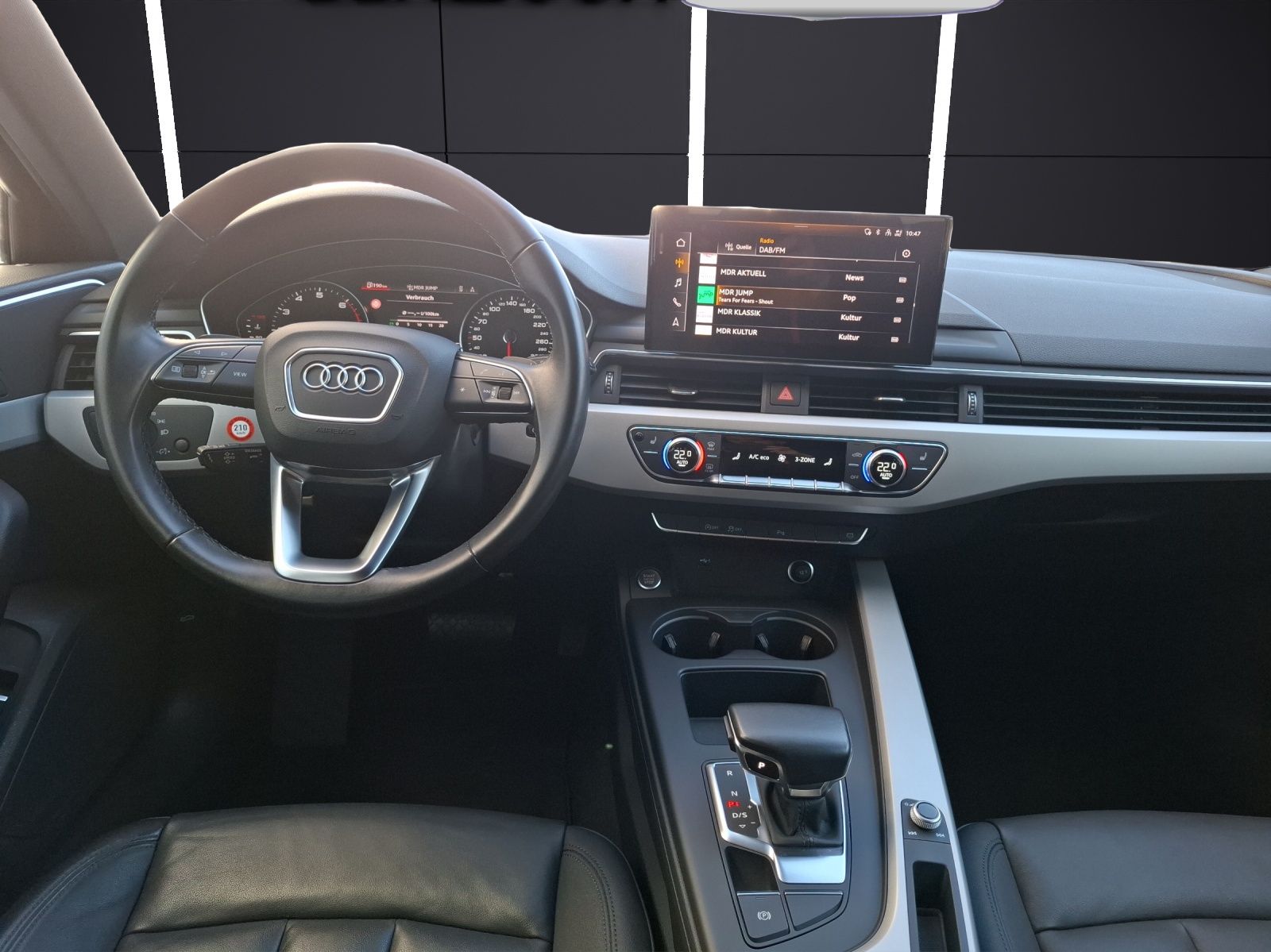 Fahrzeugabbildung Audi A4 Avant 35 TFSI advanced S-tronic LED Navi ACC
