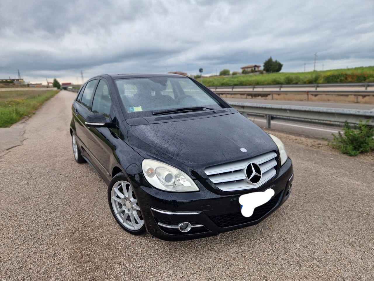 Mercedes-Benz B 200