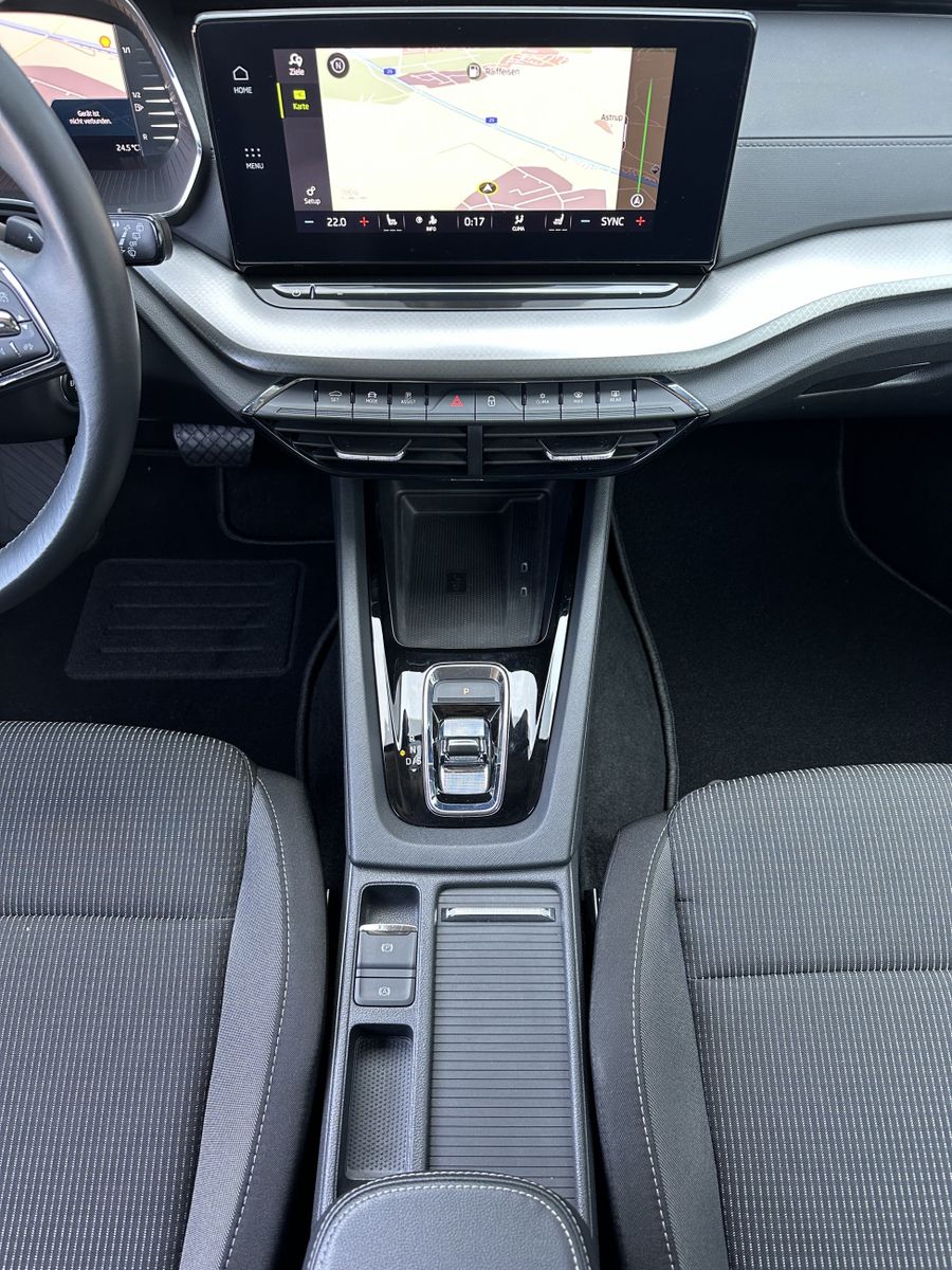 Fahrzeugabbildung SKODA Octavia Combi 2.0 TDI DSG Ambition NAV+LED+ACC