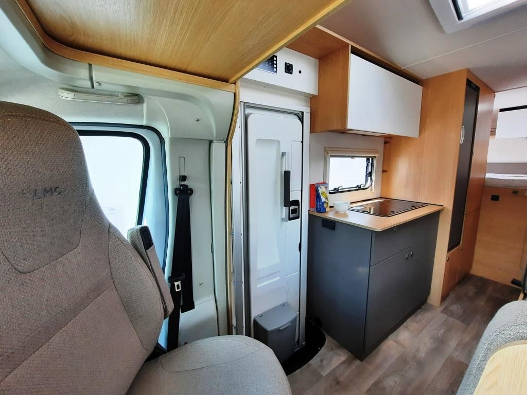 Fahrzeugabbildung LMC Tourer A 690 G Nur an Händler & Gewerbe!