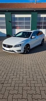 Volvo V60 D5 Geartronic Momentum R-Design - Volvo V60 von privat