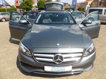 Mercedes-Benz E-Klasse E 250 T Avantgarde AHKNaviR-KamLEDG
