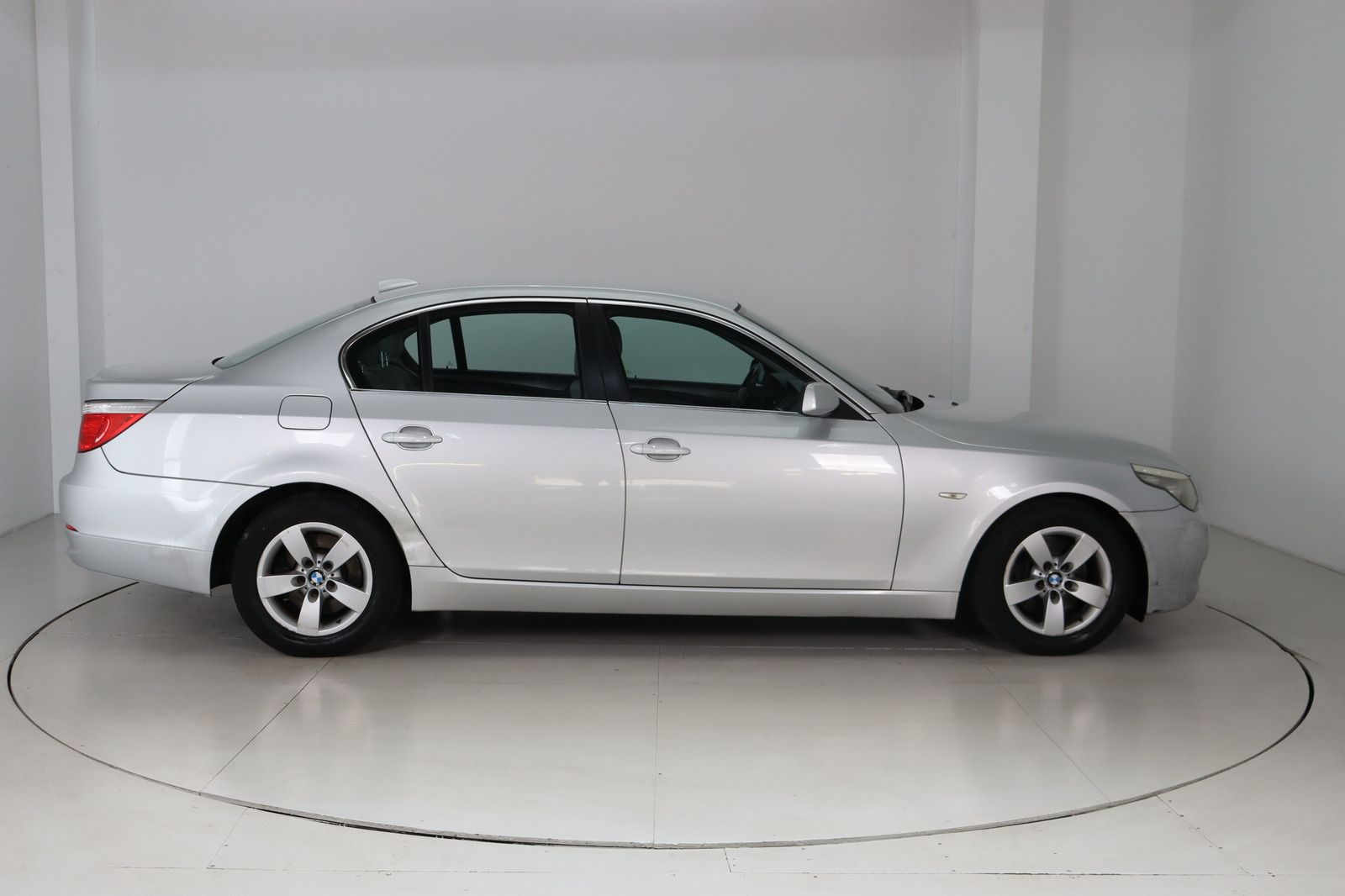 Fahrzeugabbildung BMW 523 i * Sitzhzg. * Klimaautomatik * PDC