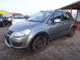 Suzuki SX4 1.6 VVT 4WD Club - Suzuki SX4 mit Benzin-Antrieb: Allradantrieb, Limousine, 1.6