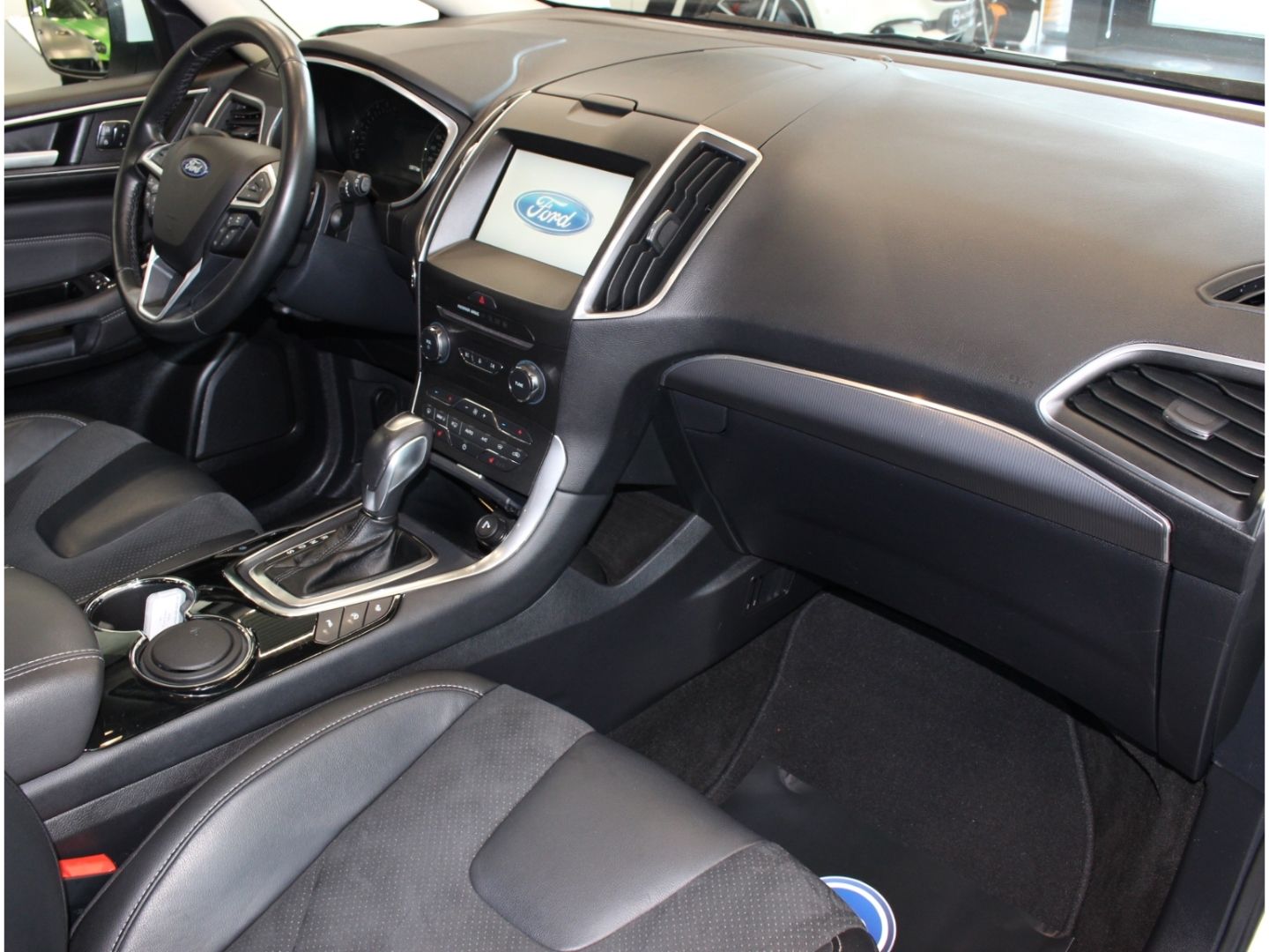 Fahrzeugabbildung Ford S-Max Titanium 2.0 TDCi 7-Sitzer 2.Hand*AHK*LED