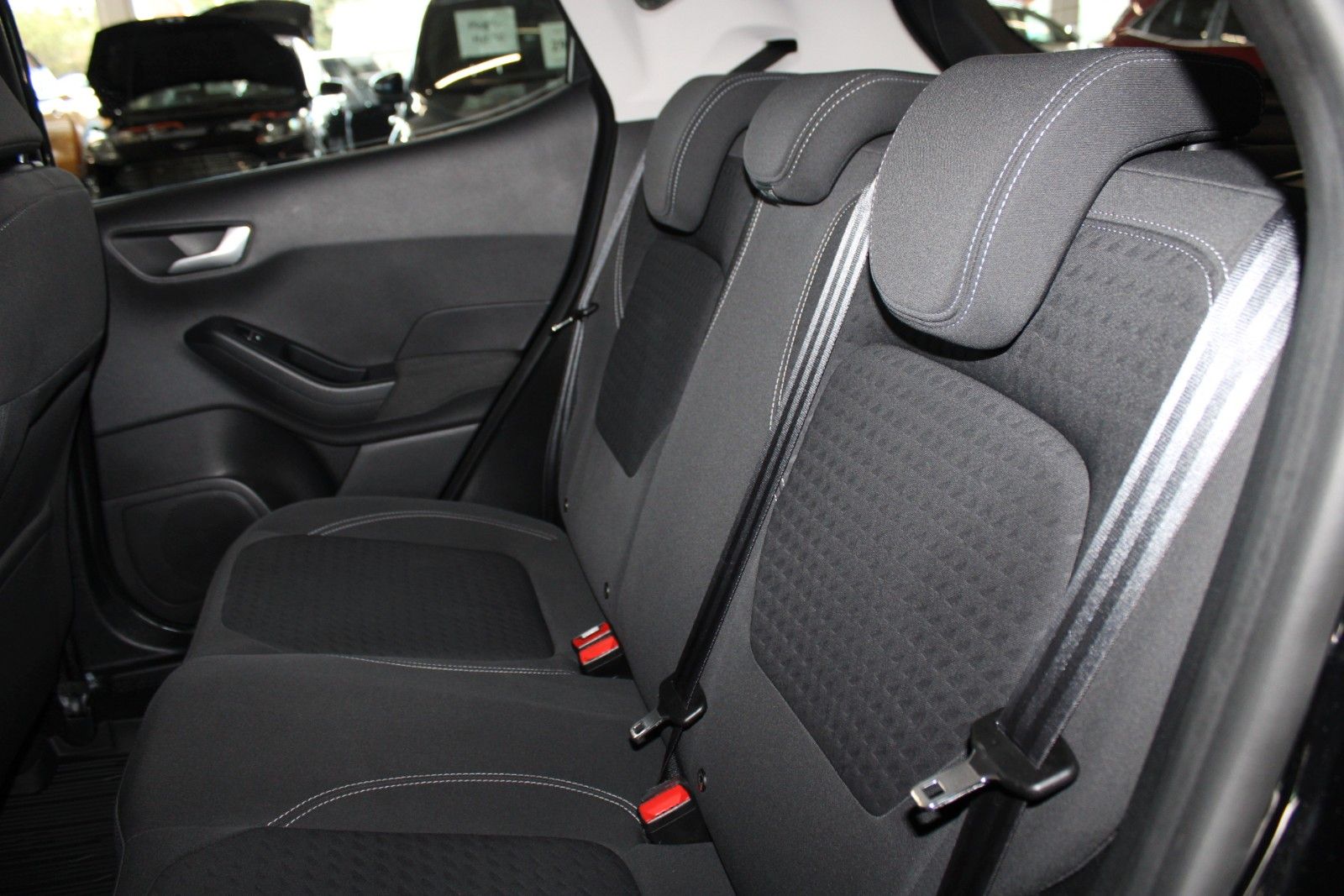 Fahrzeugabbildung Ford Fiesta Titanium LED KLIMA Allwetter PDC WinterP.
