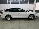 Skoda Octavia Combi SELECTION PLUS DSG ACC NAVI BSD... - Skoda Octavia: Selection Plus