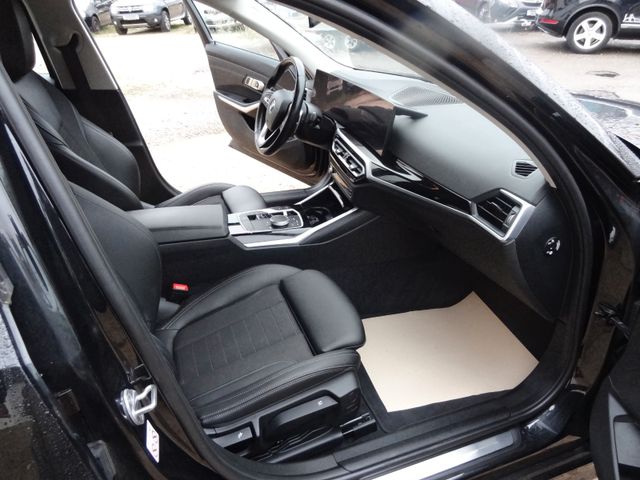 Fahrzeugabbildung BMW 318d/Curved-Display/1.Hd/150PS/Navi/PDC/