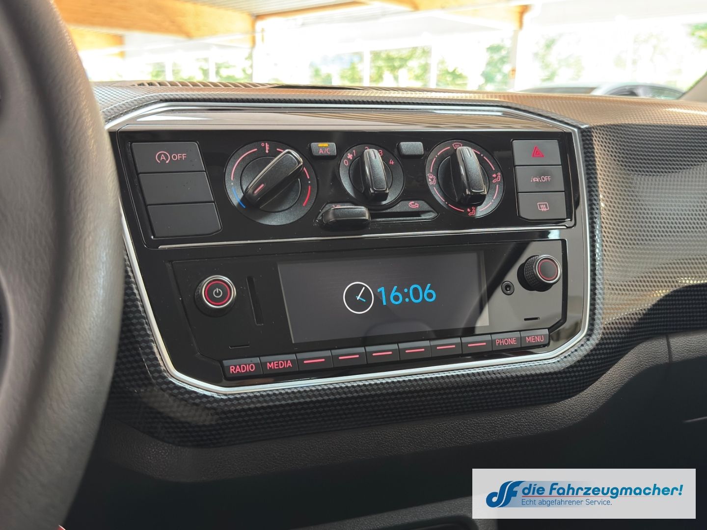 Fahrzeugabbildung Volkswagen up! Basis DAB GA Klima BT teilb.Rücksb AUX eFH L