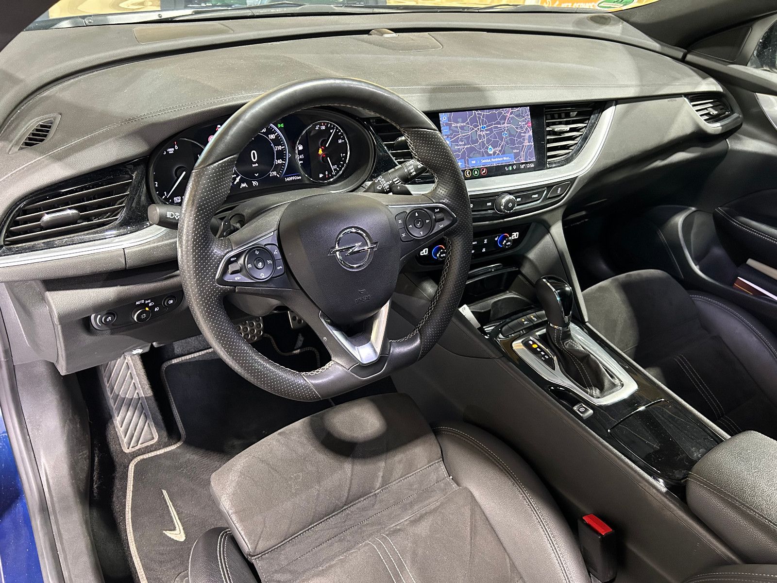 Fahrzeugabbildung Opel Insignia B Sports Tourer Ultimate/8-FACH/APPLE/