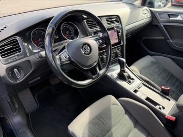 Volkswagen Golf - 10