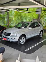 Mercedes-Benz ML 420 CDI 4MATIC - - Mercedes ML 420 mit Schiebedach