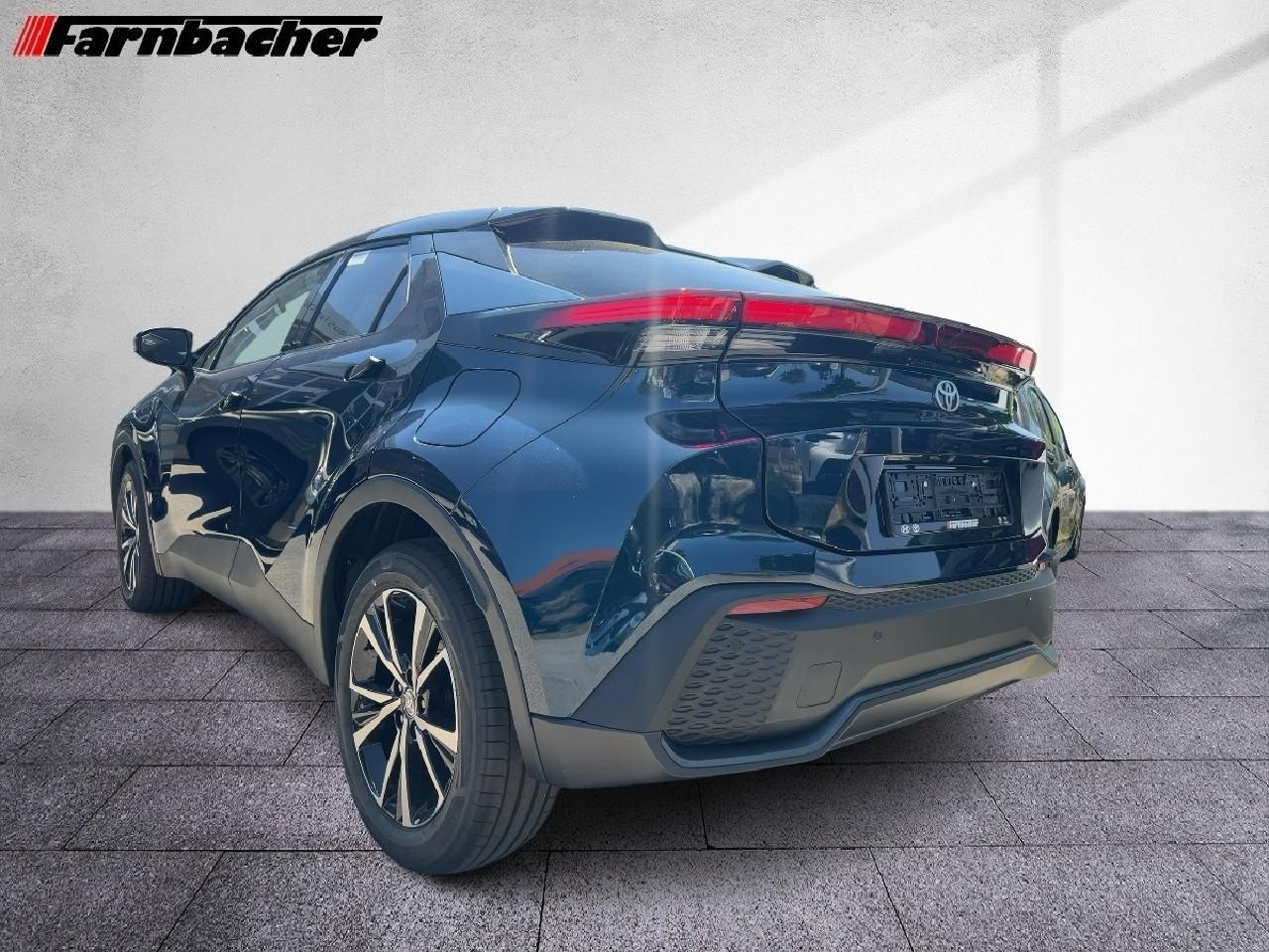 Fahrzeugabbildung Toyota C-HR 2,0 Hybrid Teamplayer