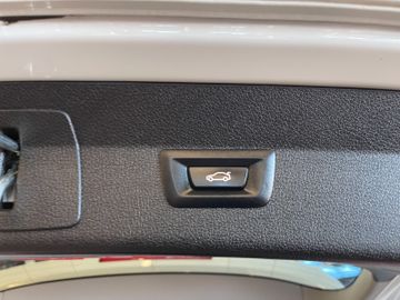 BMW 216 Gran Tourer *LED*NAVI*TEMPOMAT*DAB*PDC*AHK*