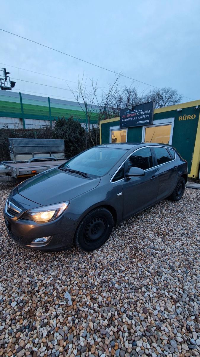 Opel Astra J Lim. 5-trg. Sport