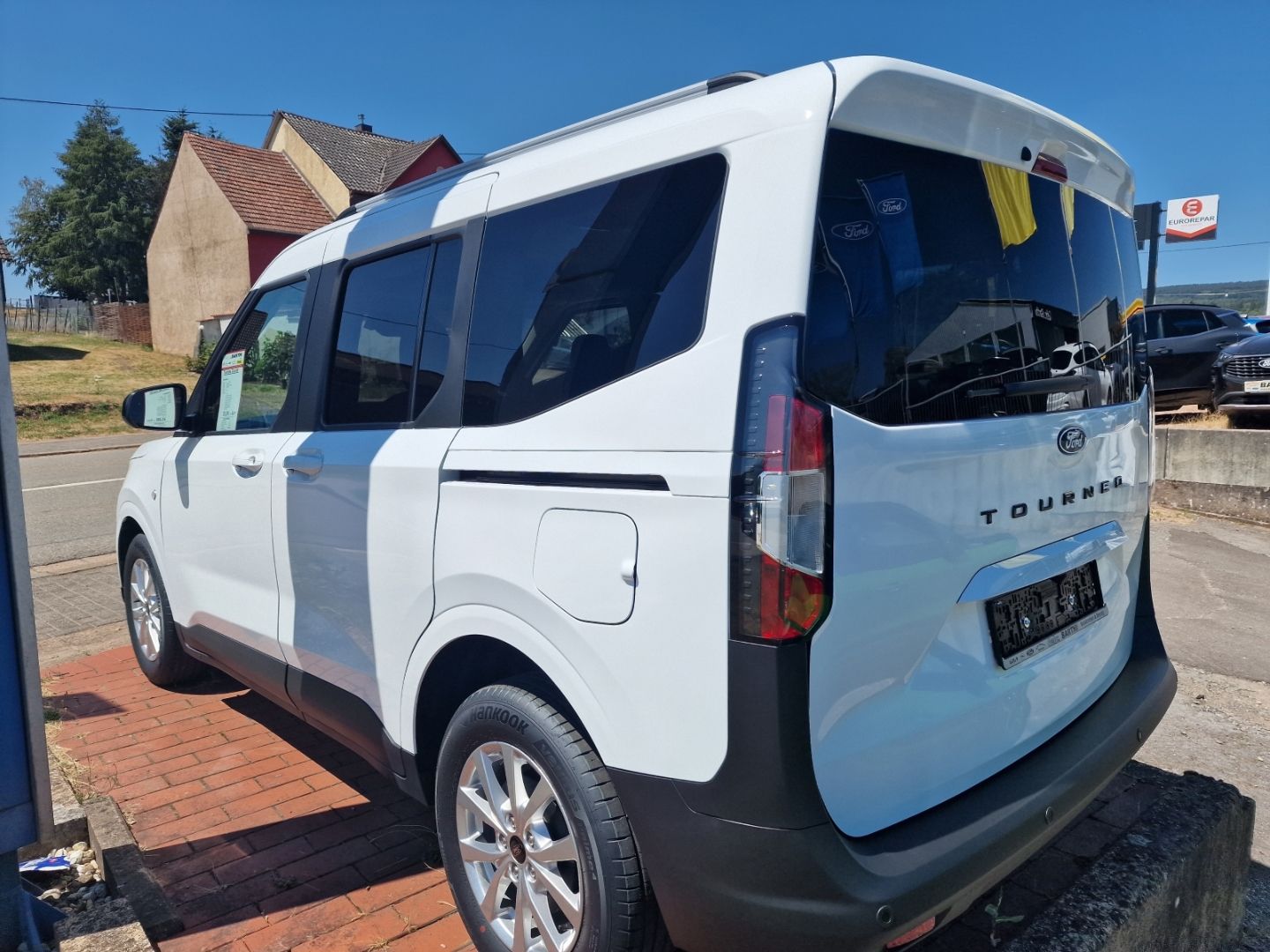 Fahrzeugabbildung Ford Tourneo Courier Titanium Klimaautom DAB SHZ Lenk