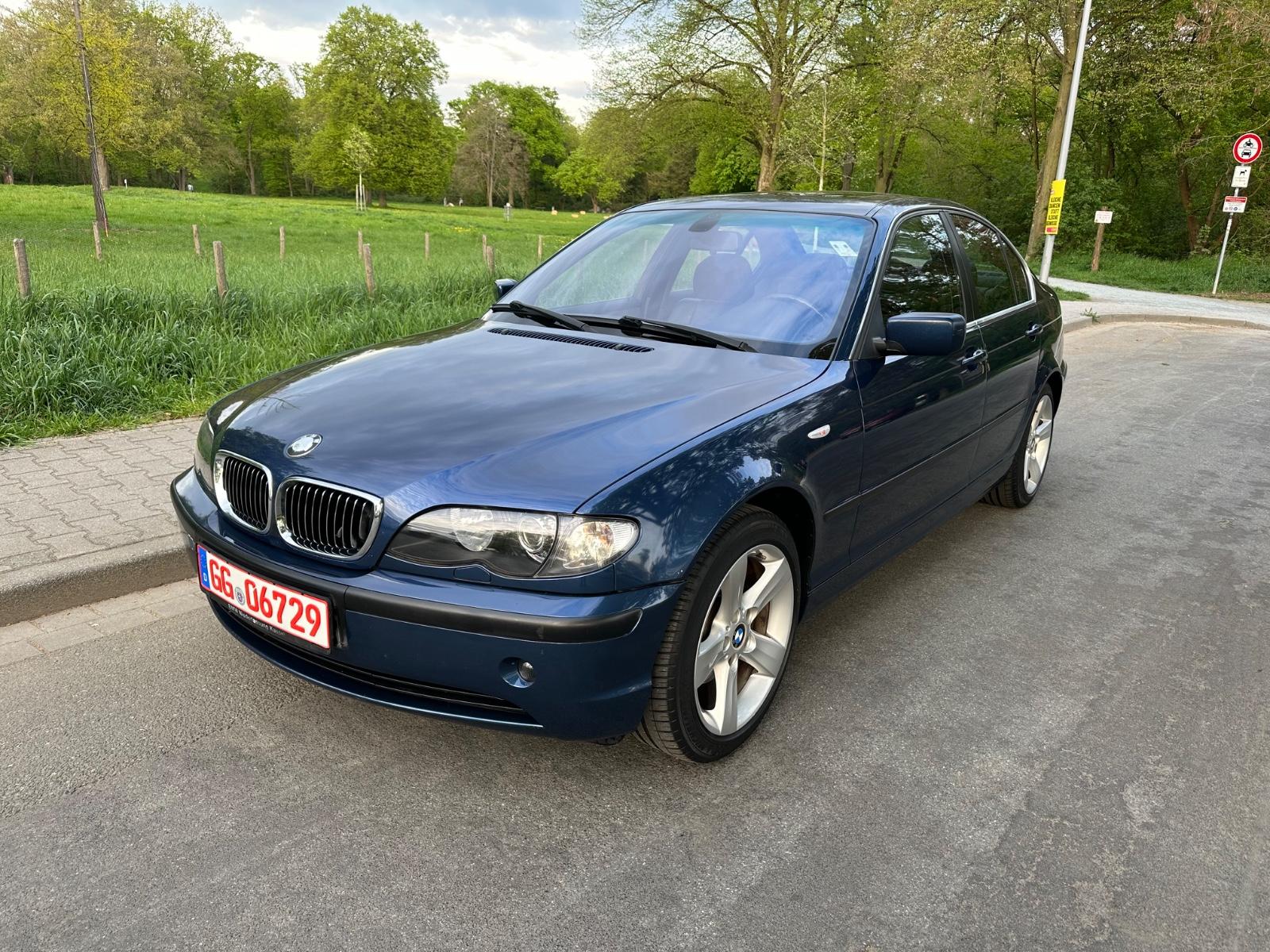 BMW 320i Edition Sport *LEDER-NAVI-XENON*