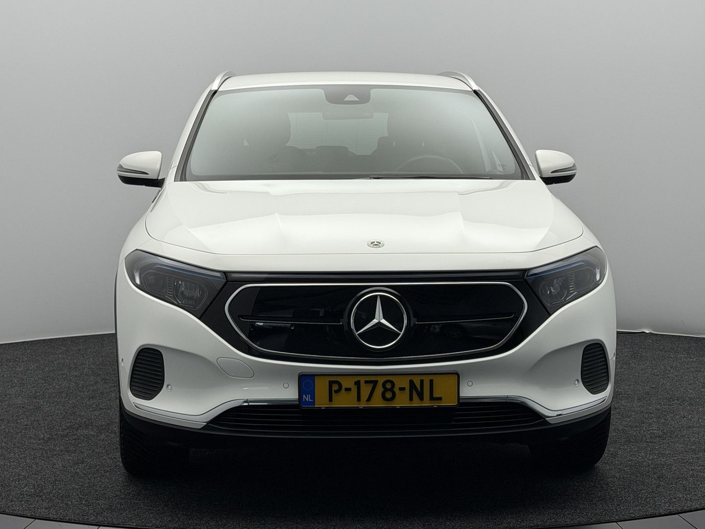Mercedes-Benz EQA 250 Business Solution Luxury 67 kWh | SoH 96 imagem 3
