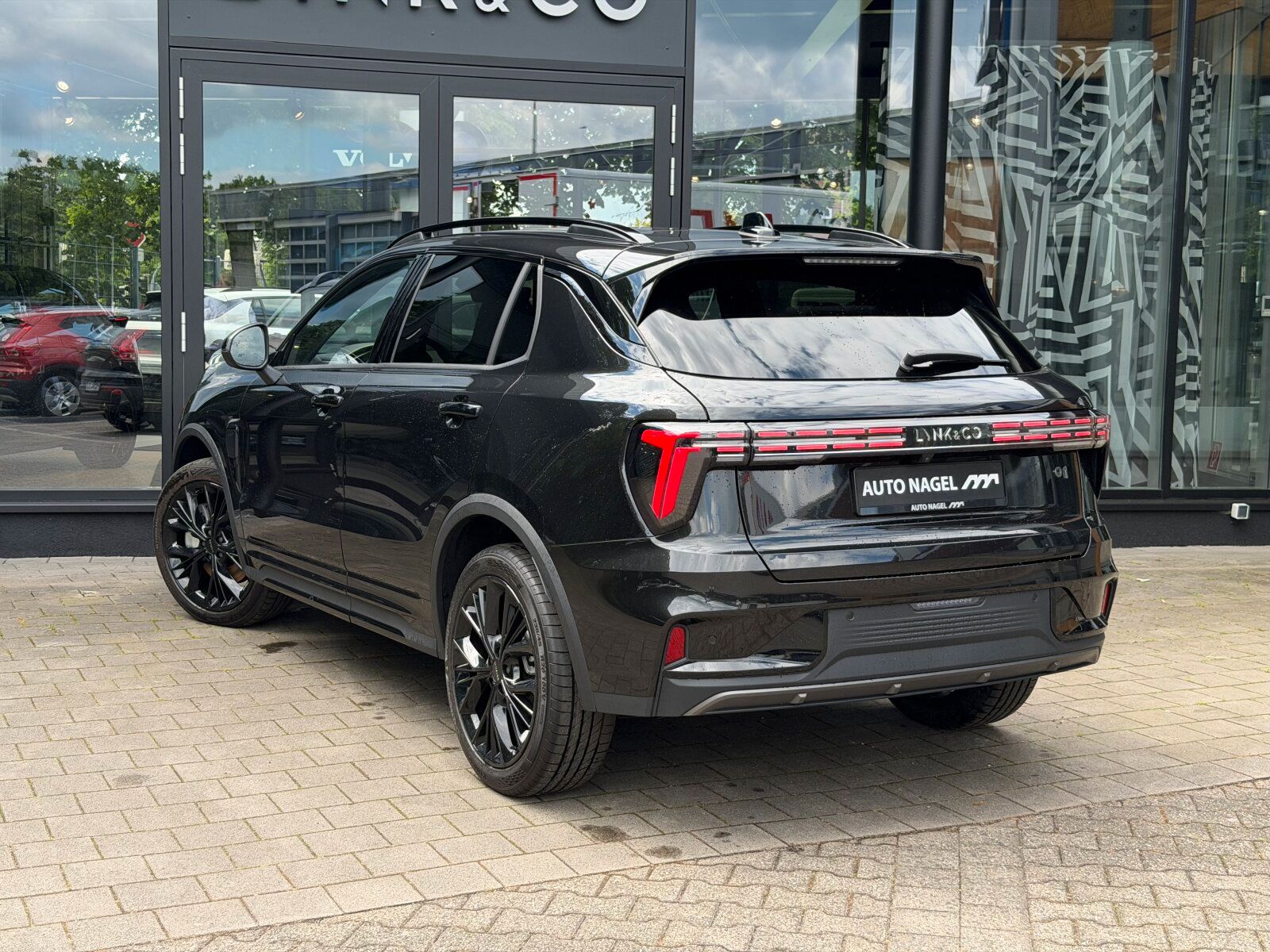 Lynk & Co 01