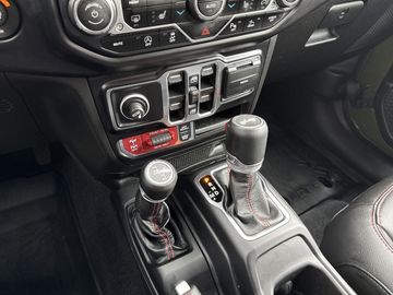 Jeep Wrangler - 9
