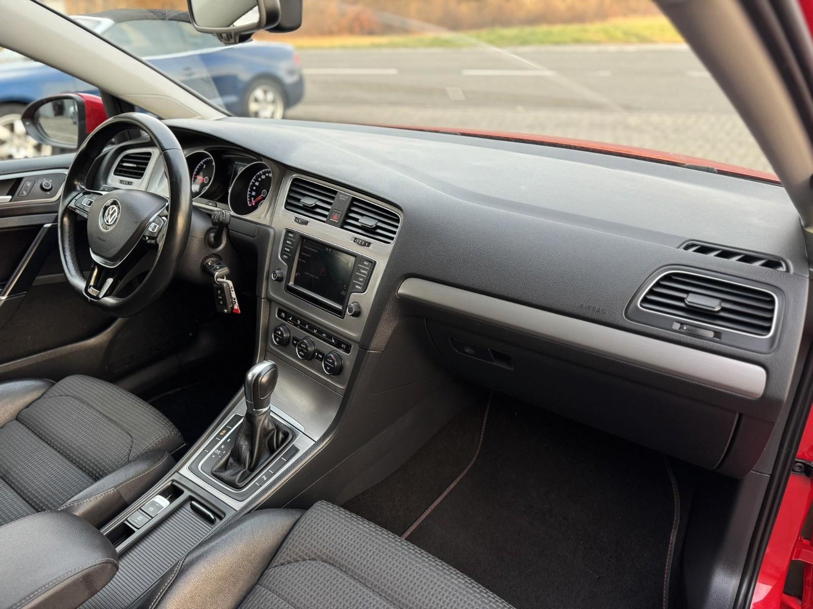 Volkswagen Golf VII Variant/AUTOMATIK/2.HAND/NAVI/PDC